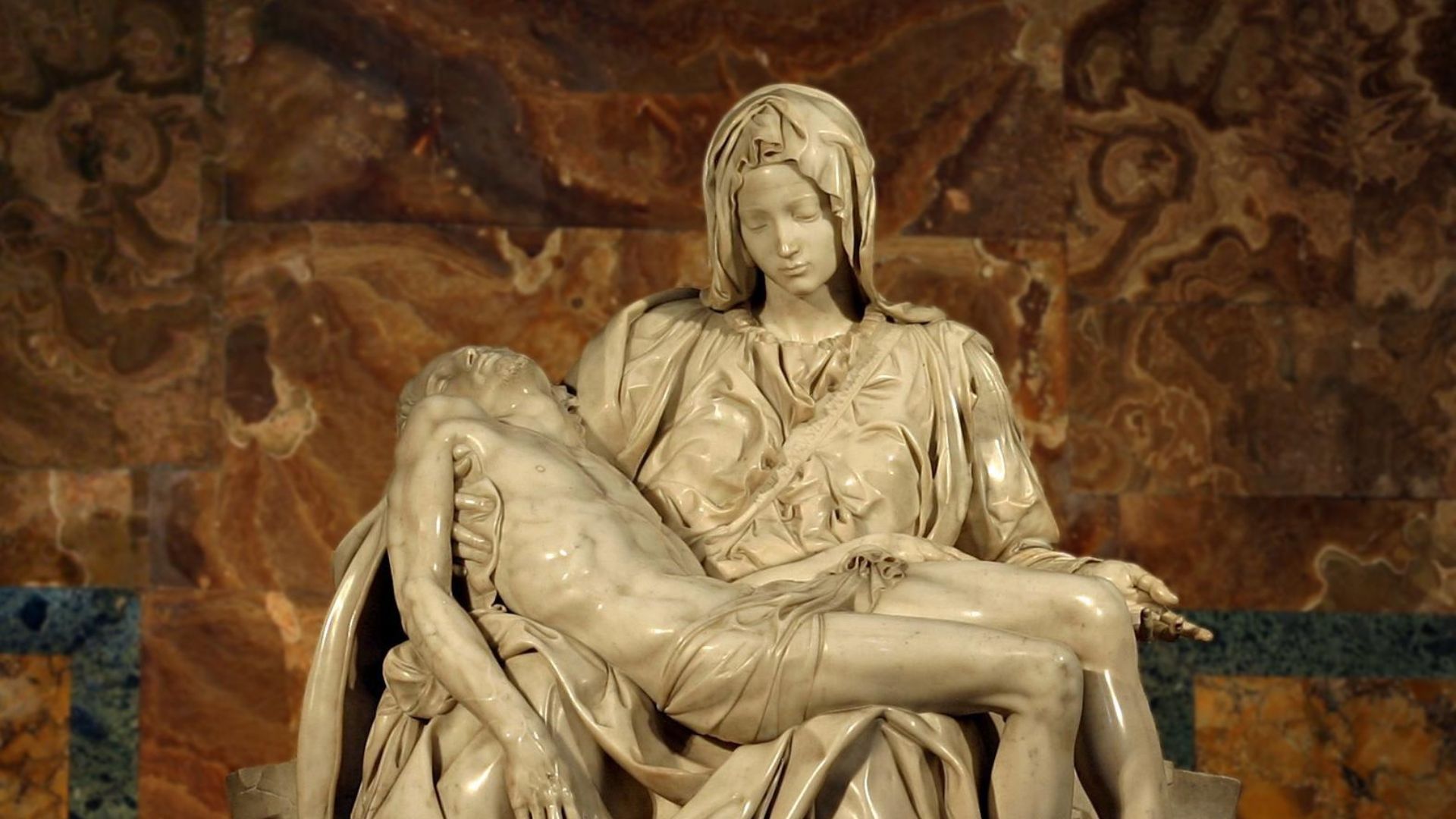 13. Pietà de Michel-Ange, Italie