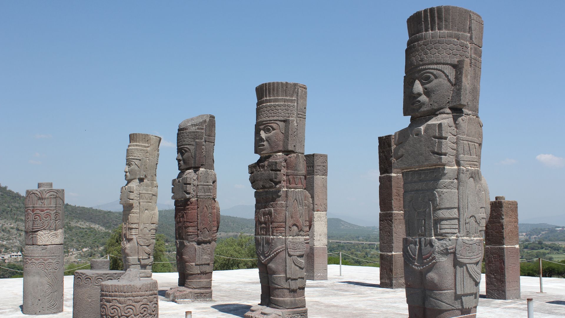 15. Figures atlantes de Tula, Mexique