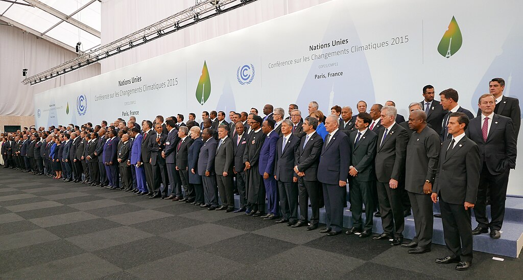 La signature de l'accord de Paris sur le climat (2015)