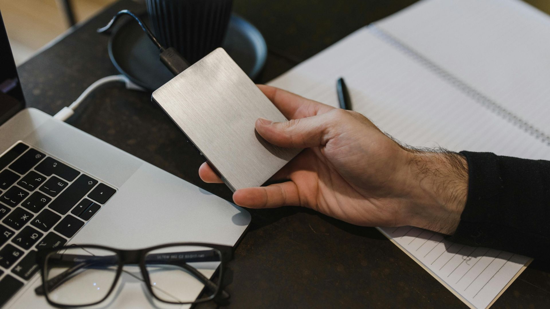 6. Le disque dur émet des cliquetis ou des ronflements