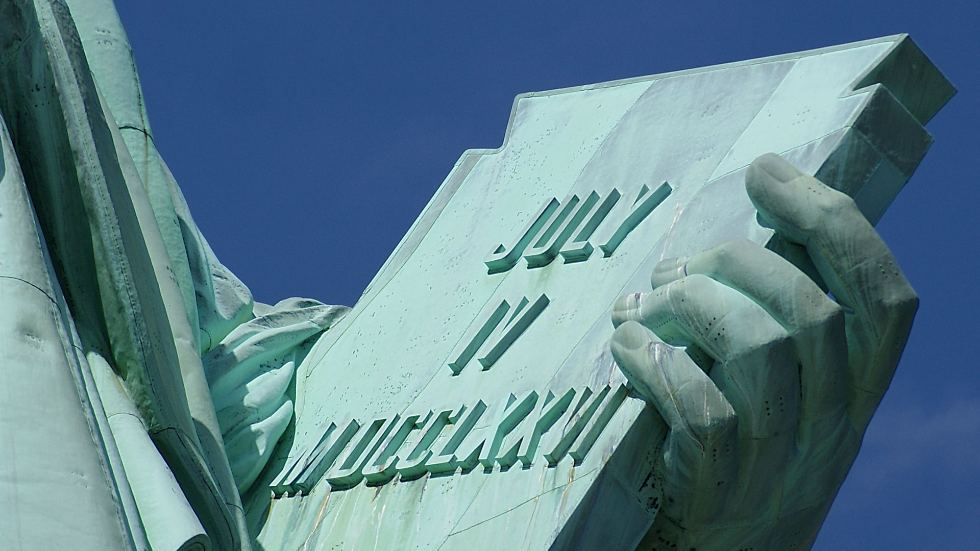 17. Sa tablette indique le 4 juillet 1776