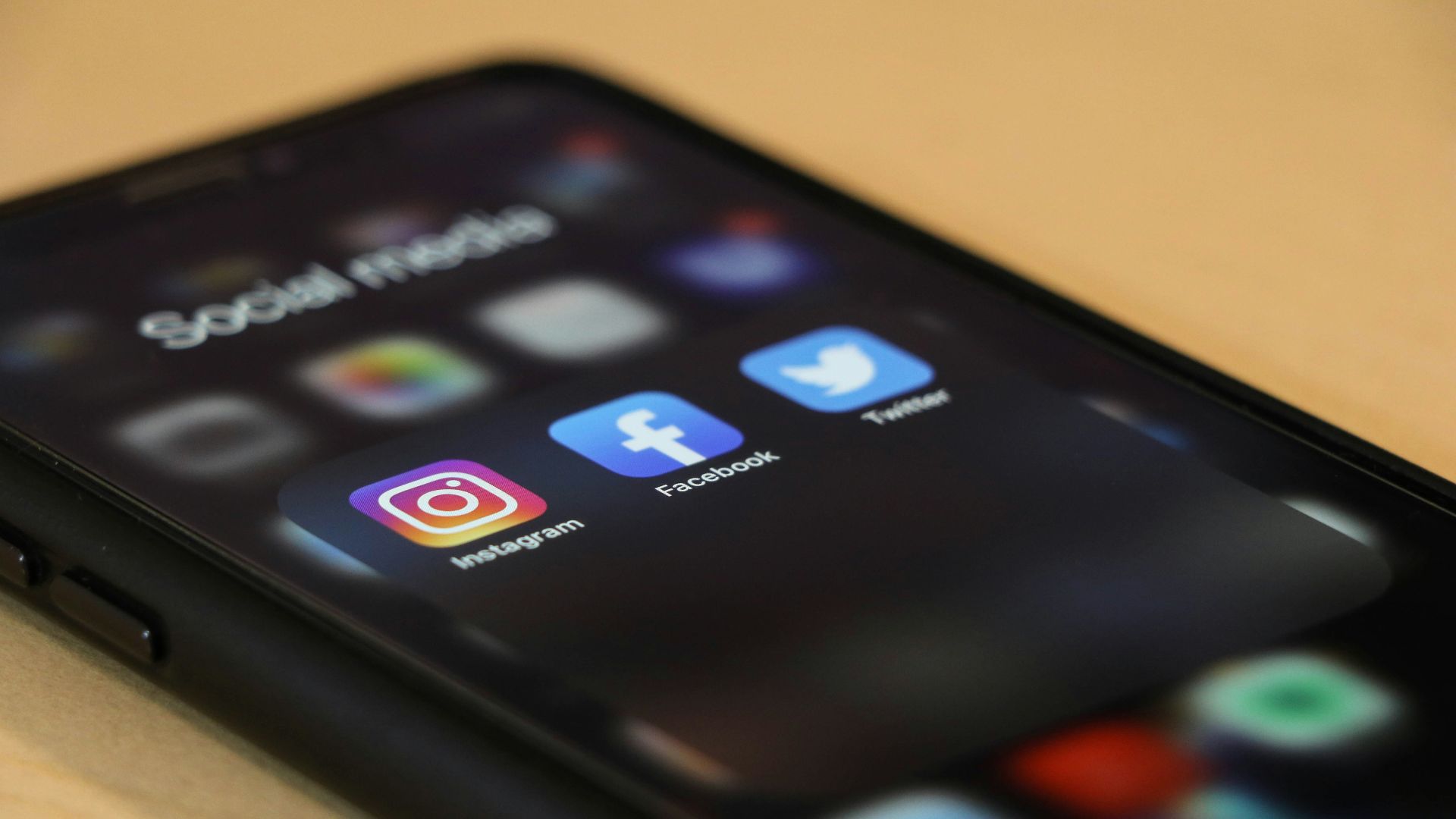 4. Responsable des médias sociaux