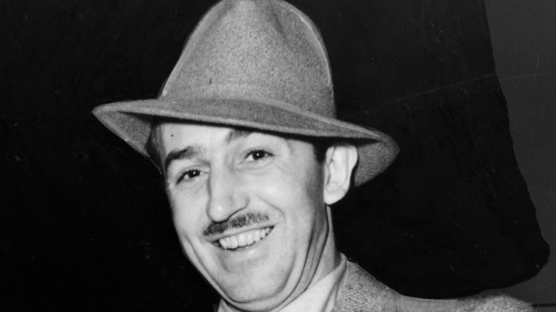 8. Signature de Walt Disney sur un croquis