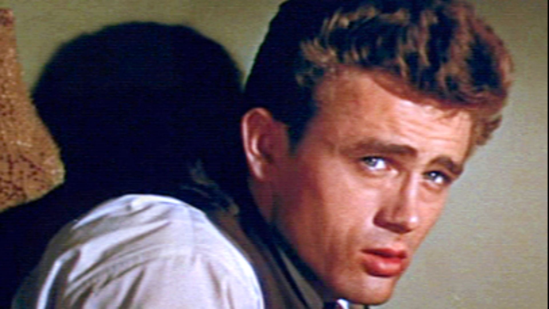 13. Affiche de cinéma signée de James Dean