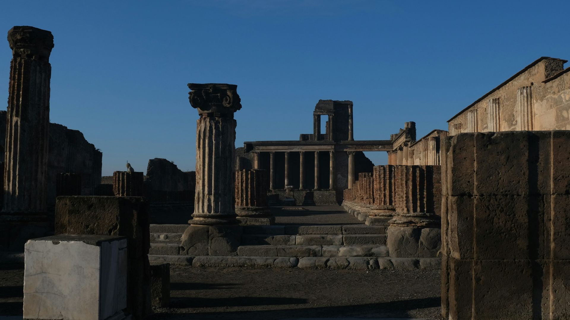 13. L'amphithéâtre a survécu