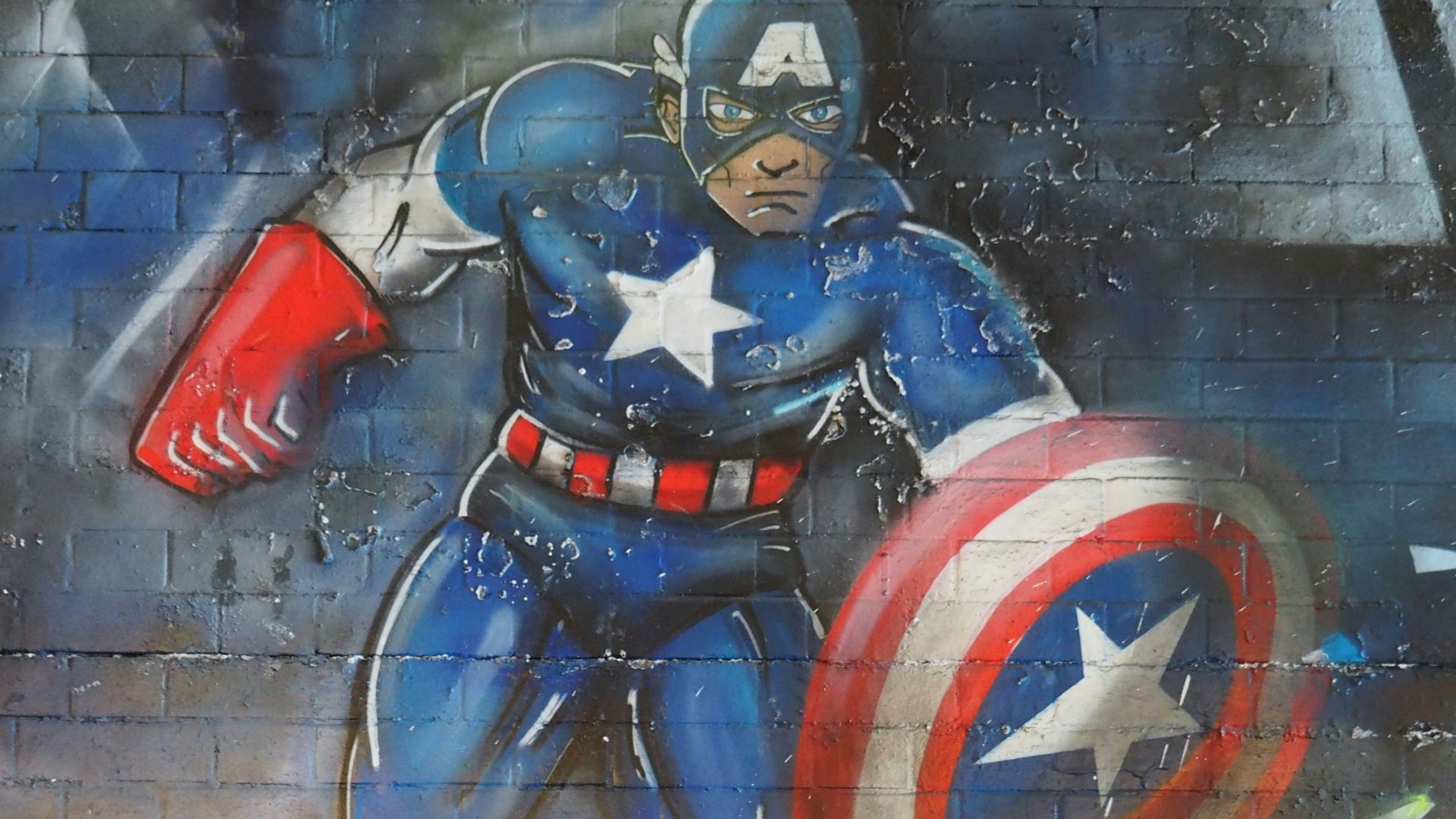9. Jeu de société ou puzzle Marvel
