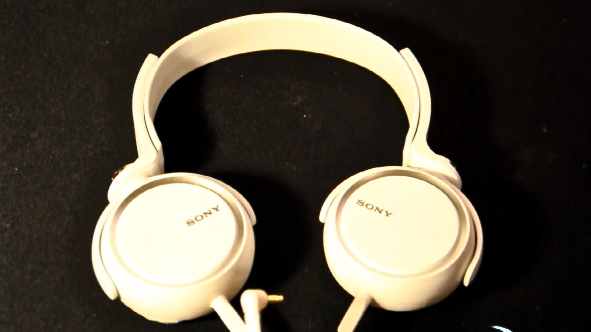 1. Sony MDR-XB400