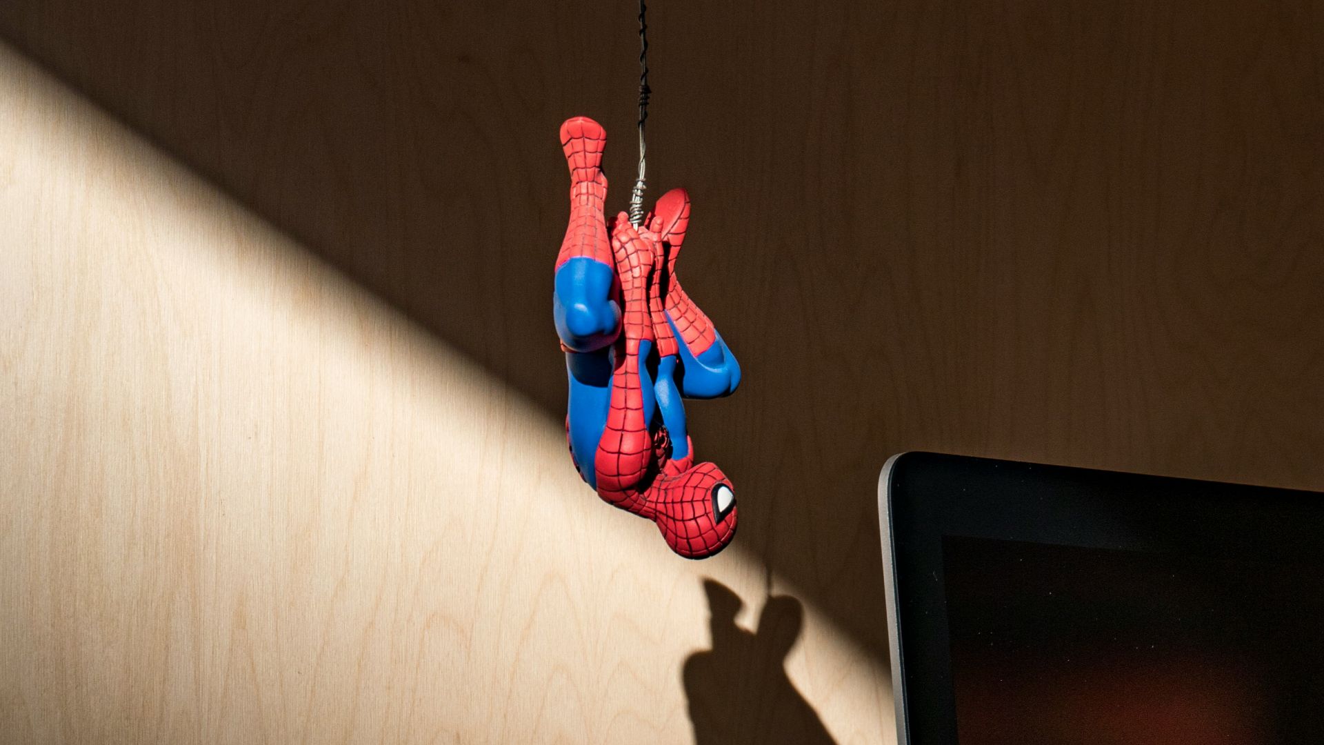 1. Spidey, Gwen et MJ