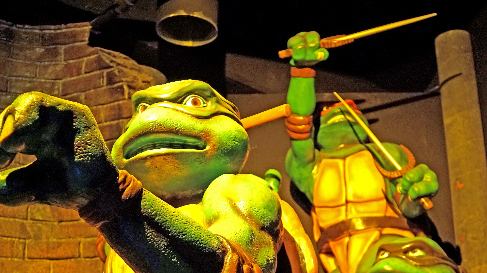 16. Donatello, April et Casey Jones