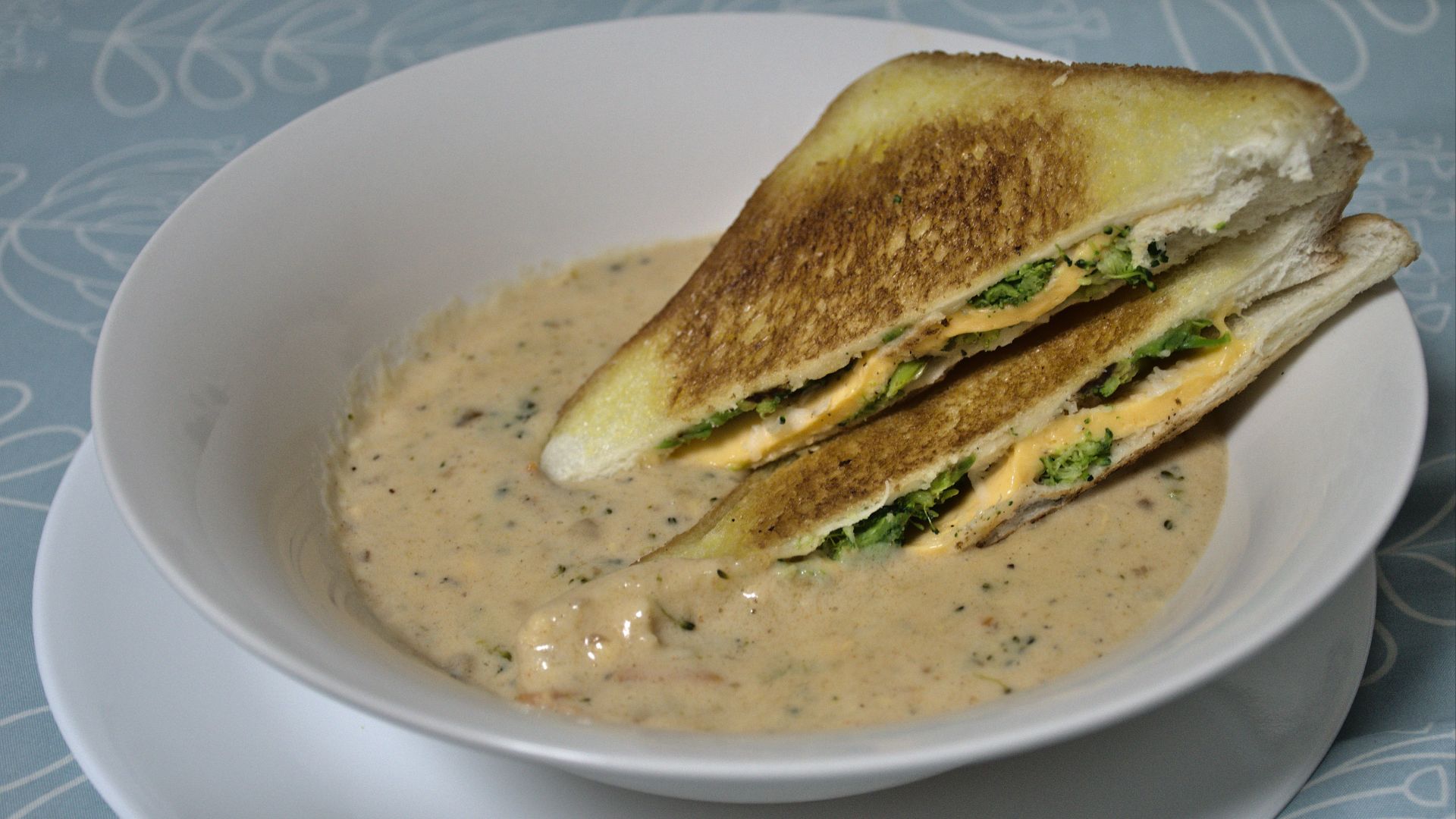 13. Soupe allégée au brocoli et au cheddar