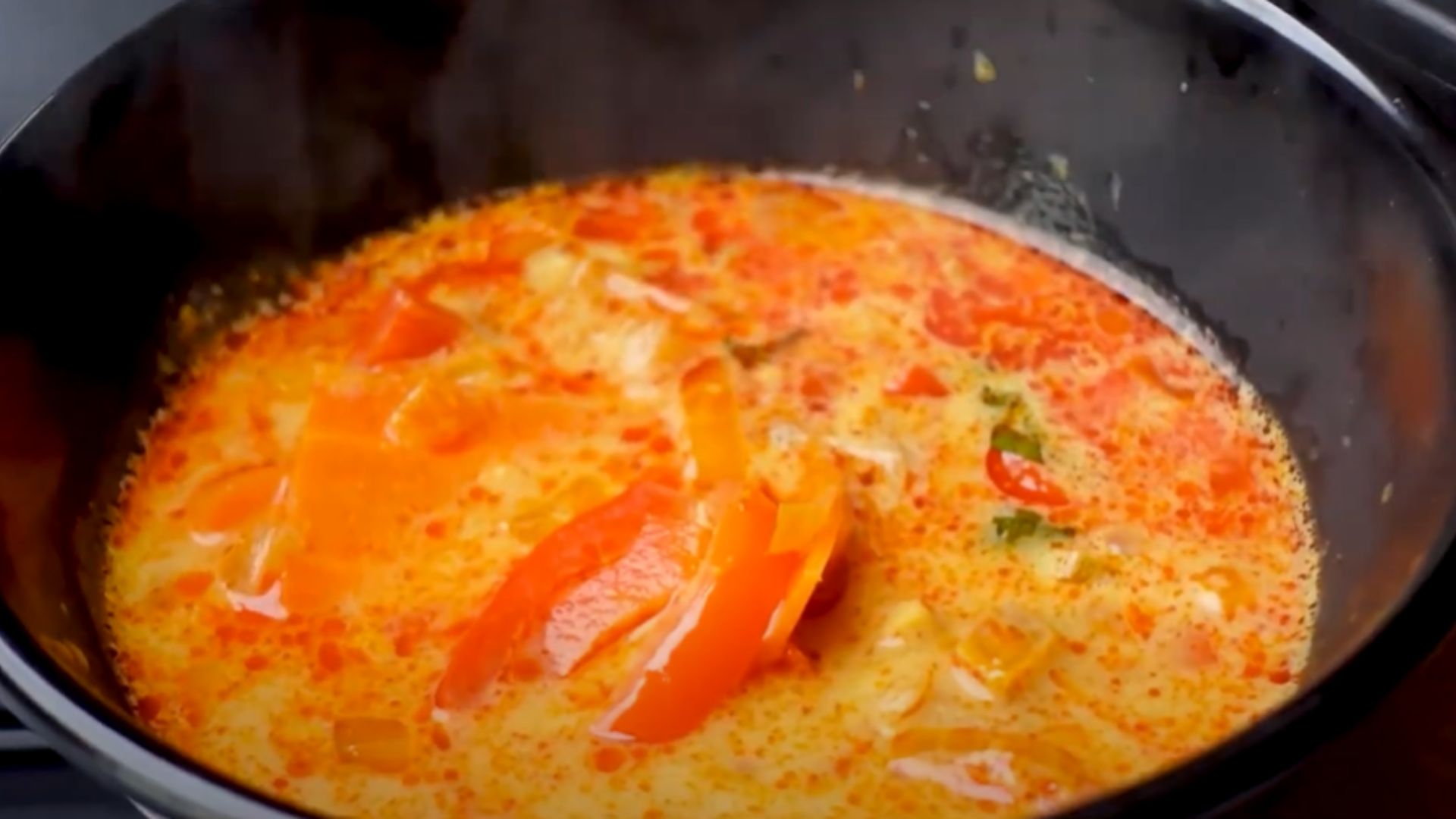 20. Soupe thaïlandaise au curry et à la noix de coco (allégée)