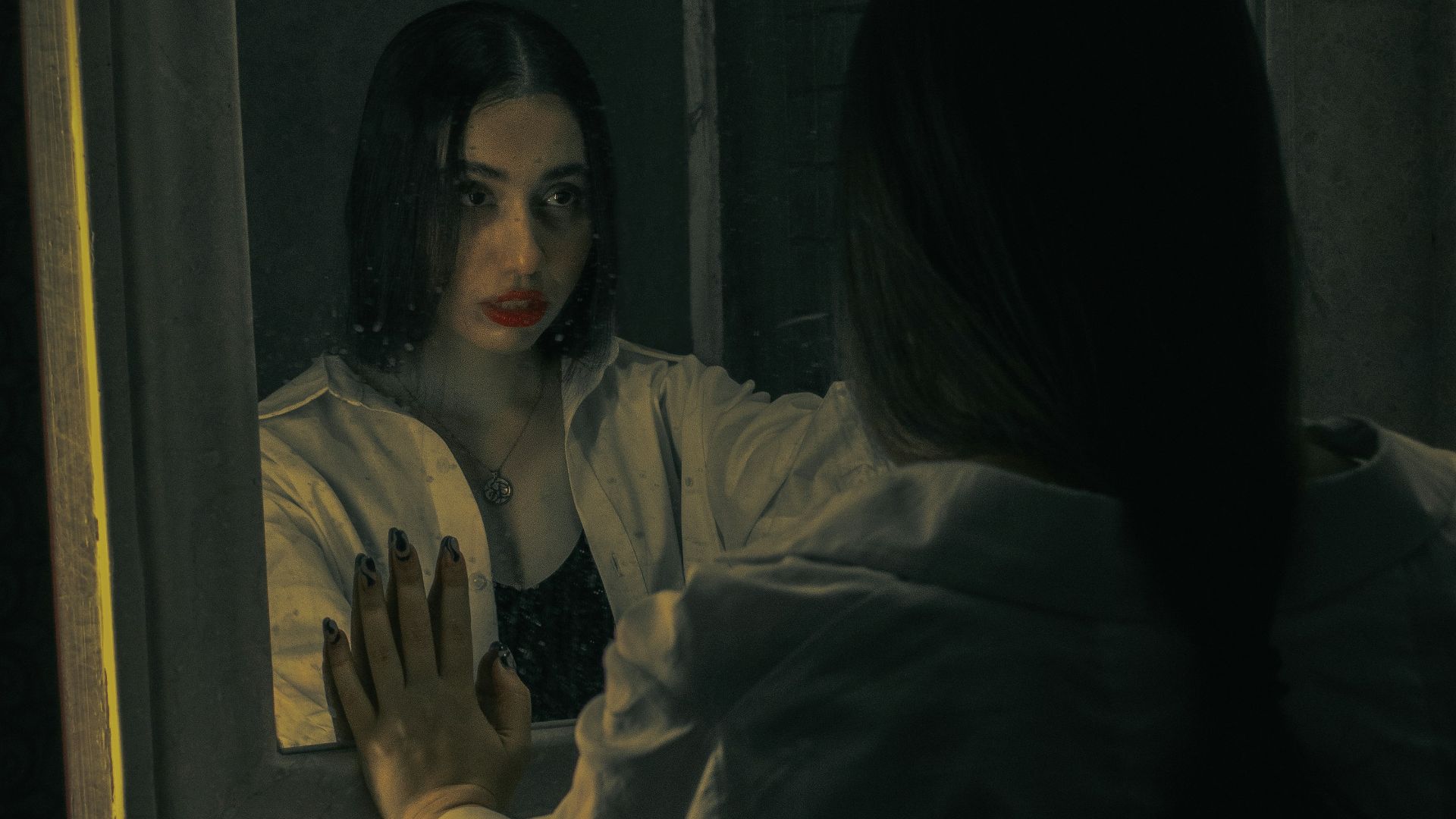 2. Le miroir noir