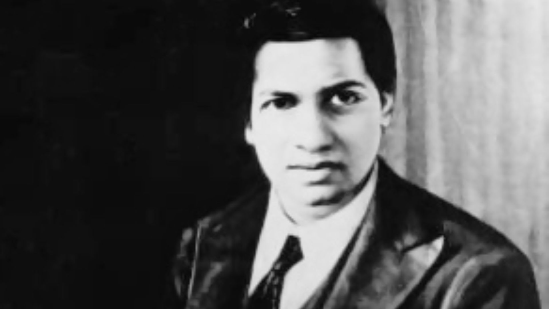 16. Srinivasa Ramanujan