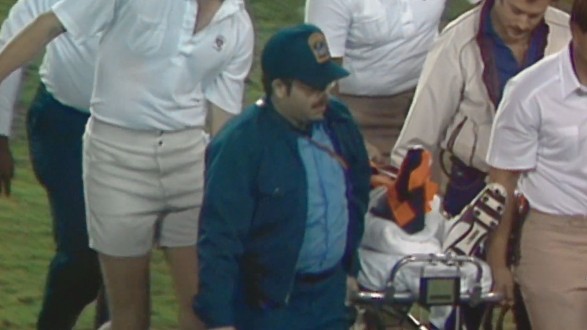1. La jambe de Joe Theismann se rompt de manière horrible