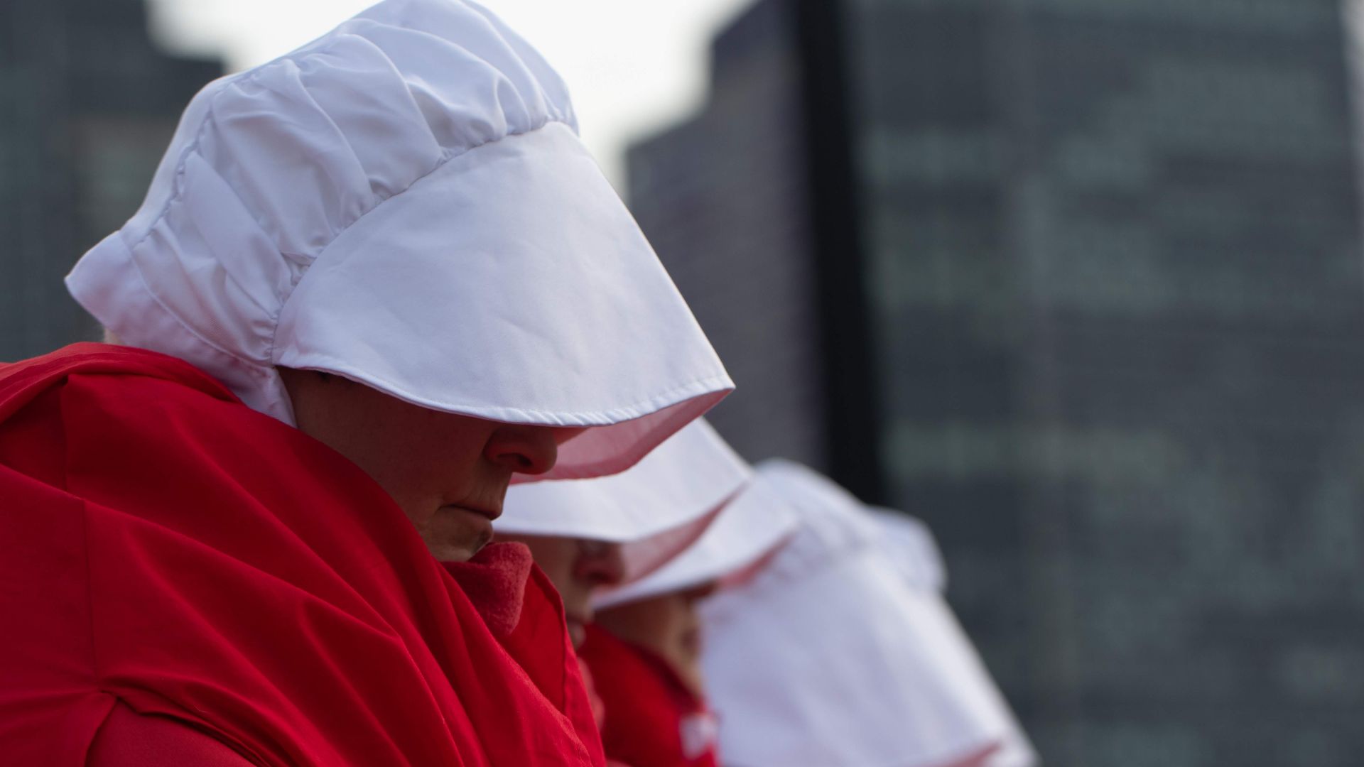 2. The Handmaid's Tale (Le conte de la servante)