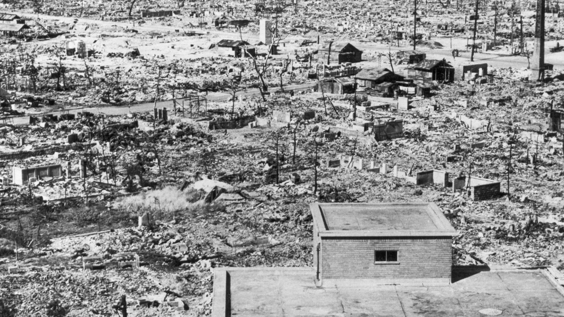 16. Hiroshima 1945