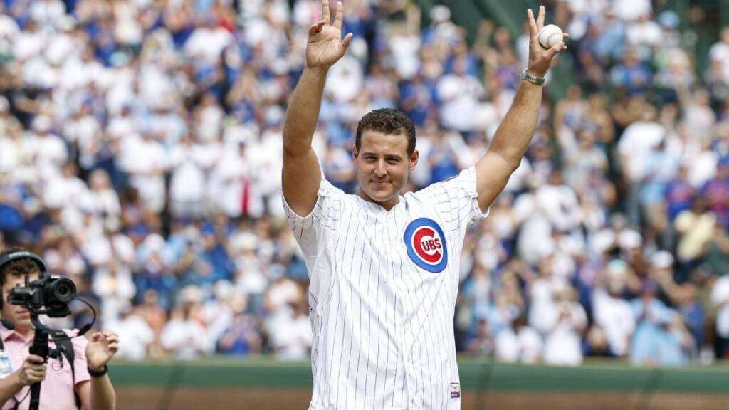 Wrigley Field: Anthony Rizzo celebrated his retirement by coming close to catching a home run