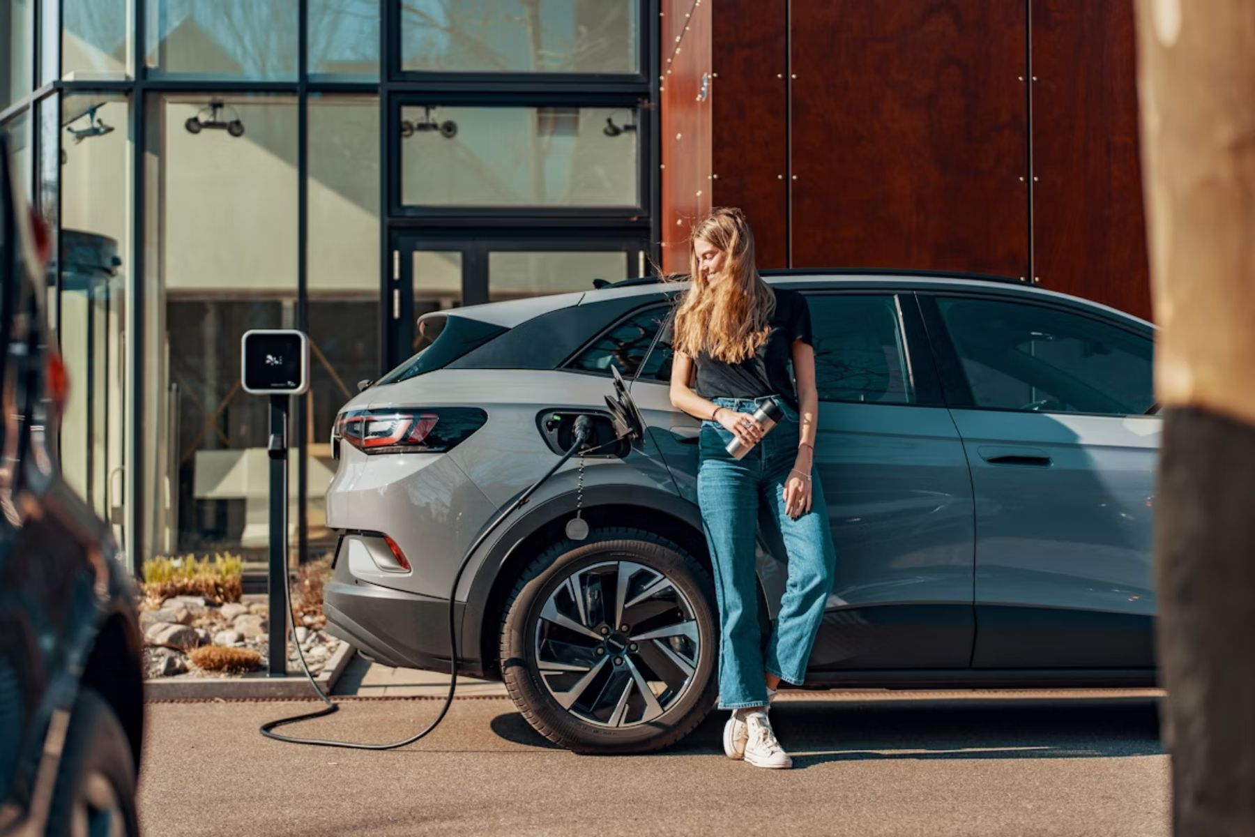 Les temps de recharge restent bien plus longs que ceux nécessaires pour faire le plein d'une voiture à essence