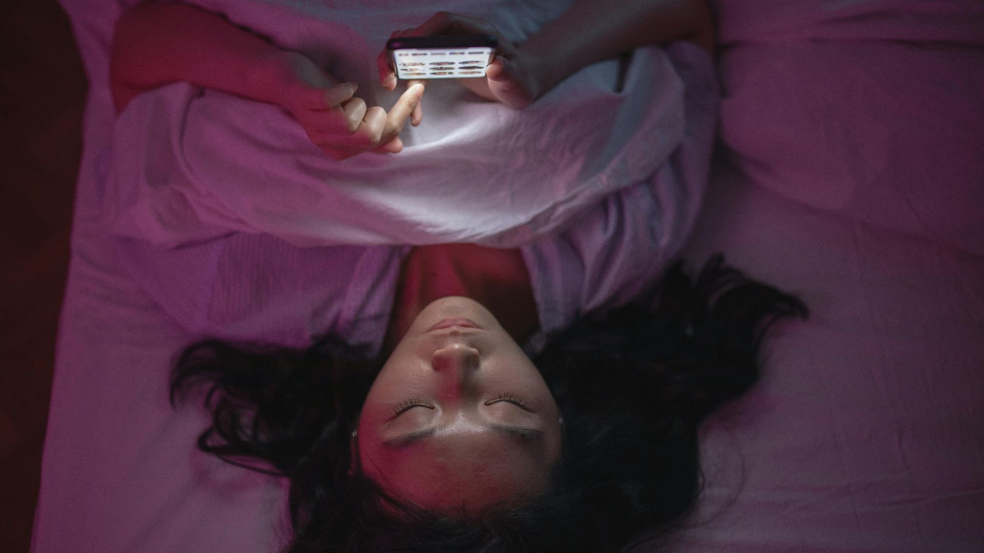9. La lumière bleue nuit au sommeil