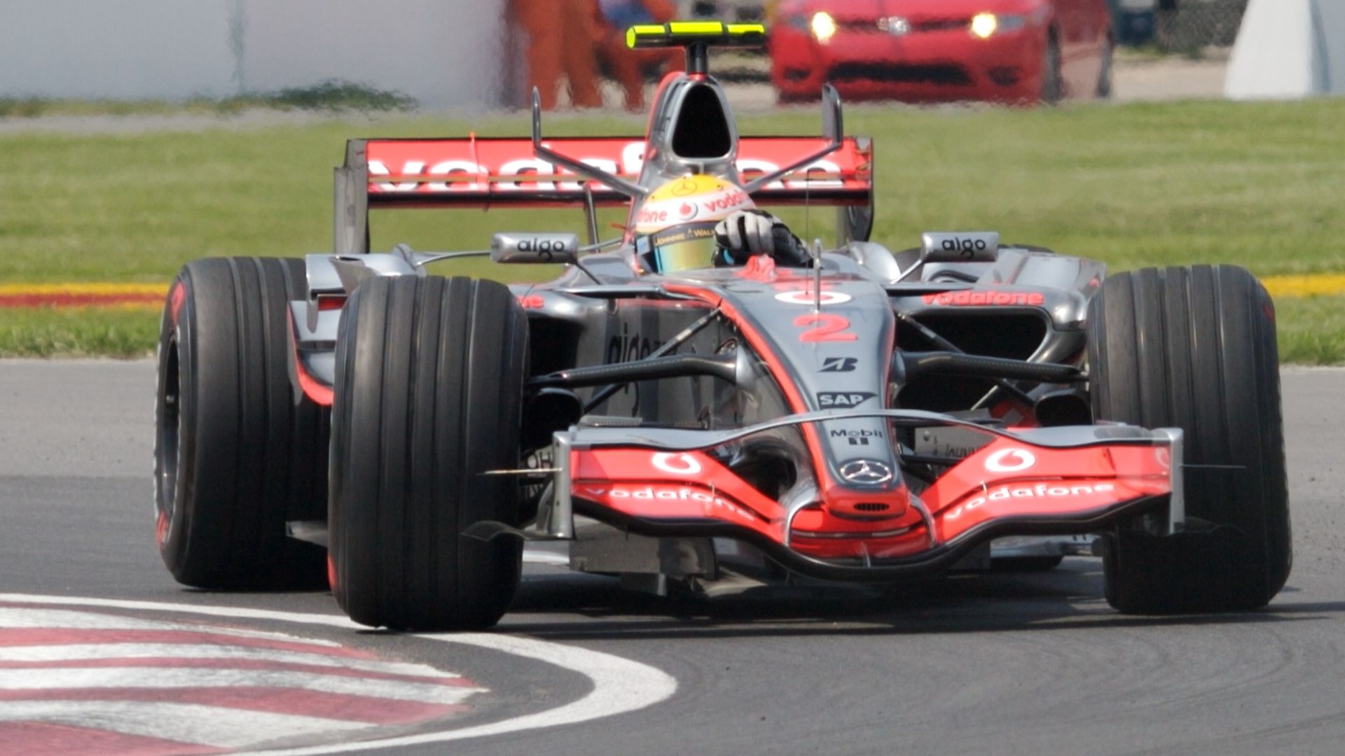 5. Il a débuté en F1 avec McLaren en 2007