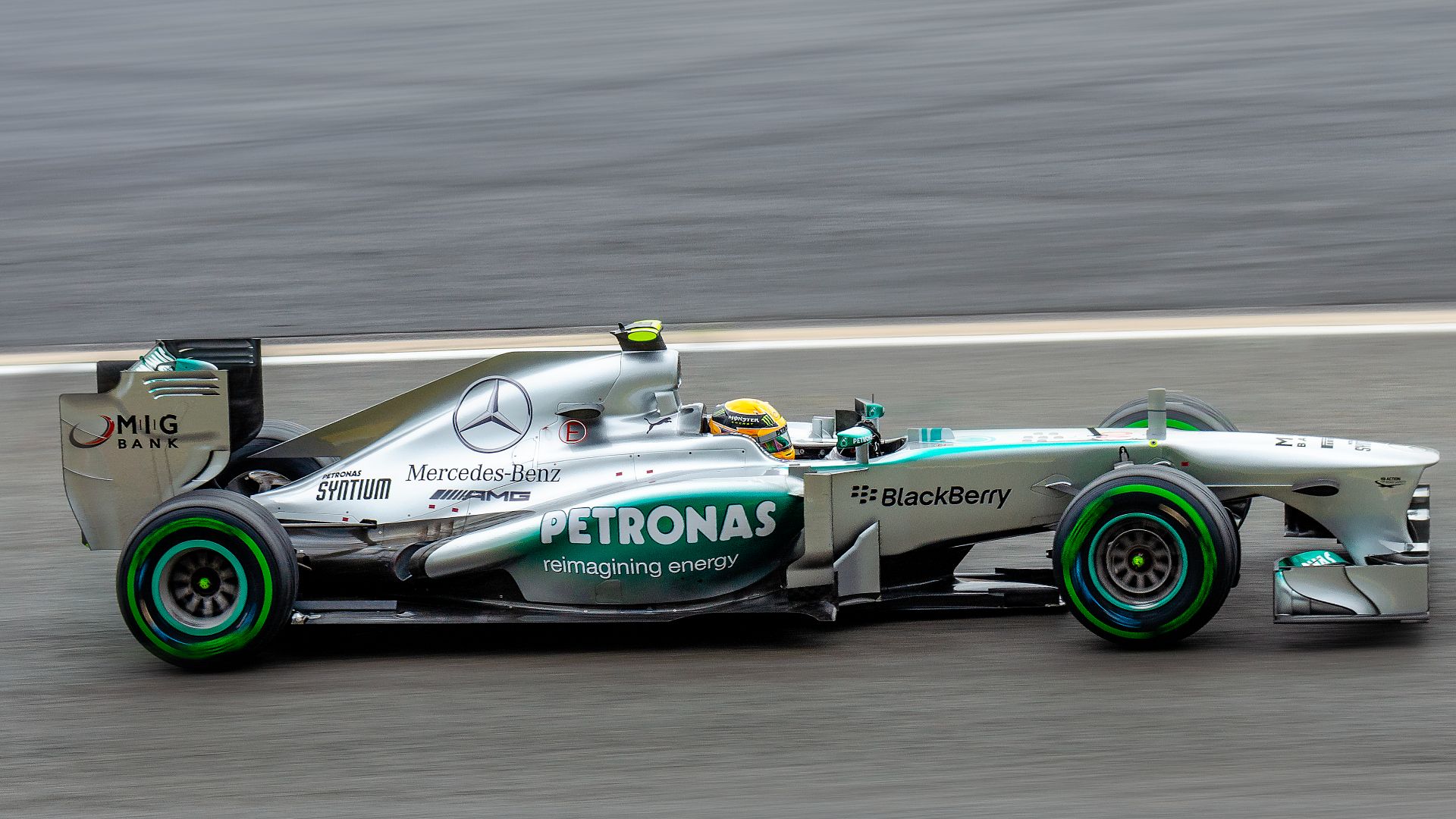 13. Il court pour Mercedes depuis 2013