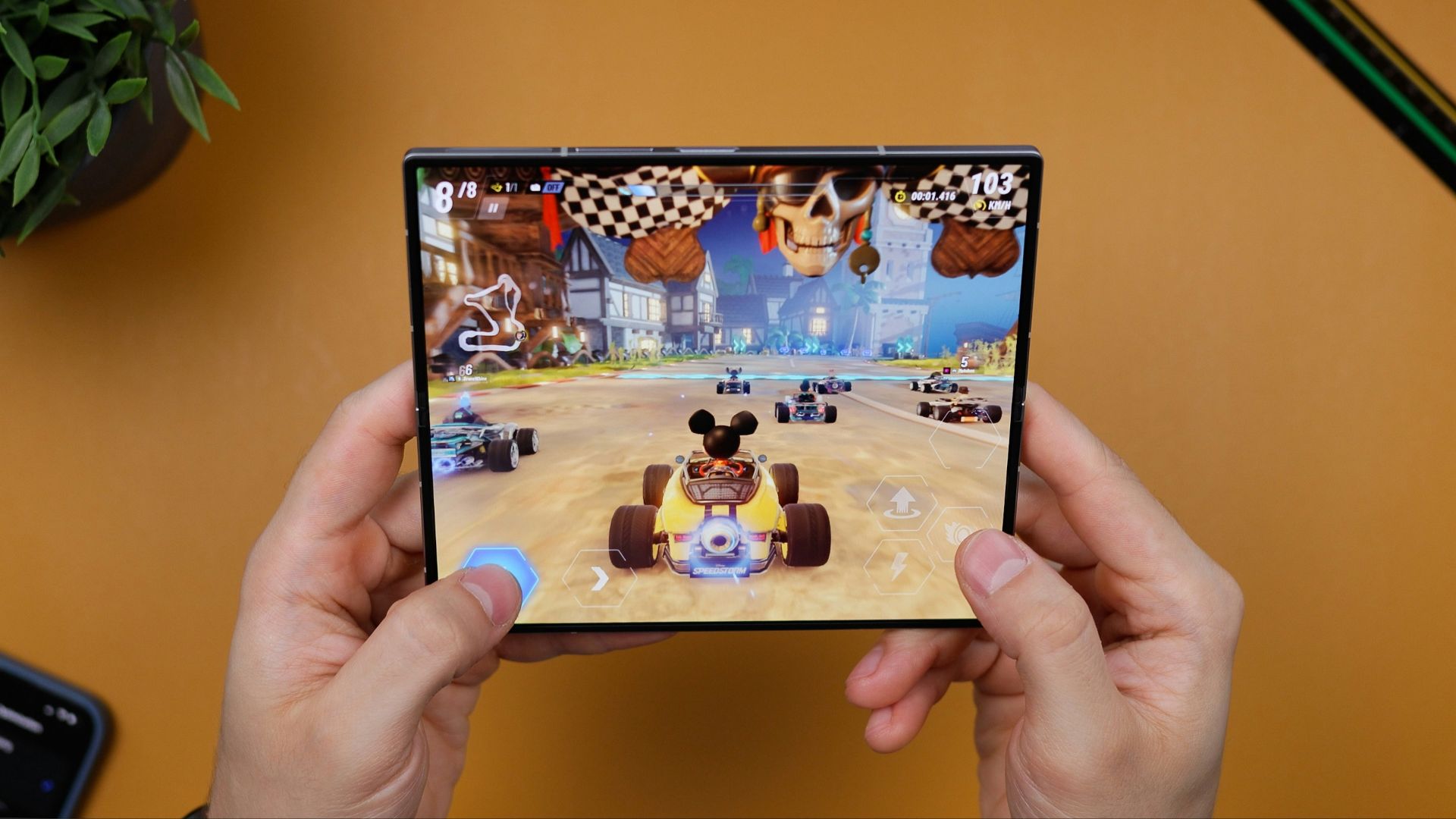 15. Smartphones pliables