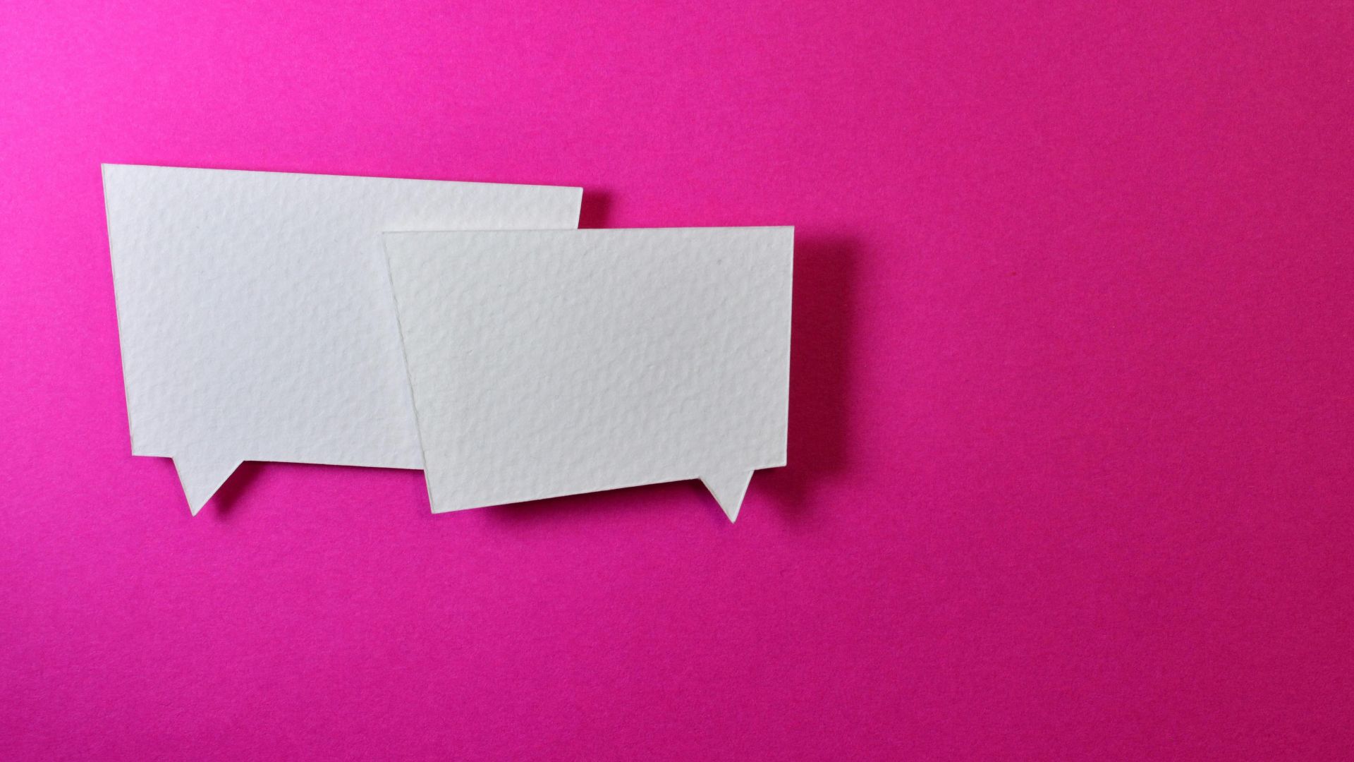 9. Dialogue étrange