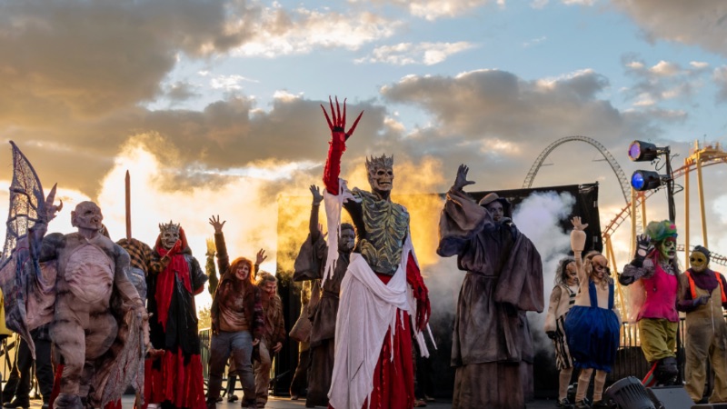 Halloween 2025: La Ronde se transforme en maison hantée à ciel ouvert!
