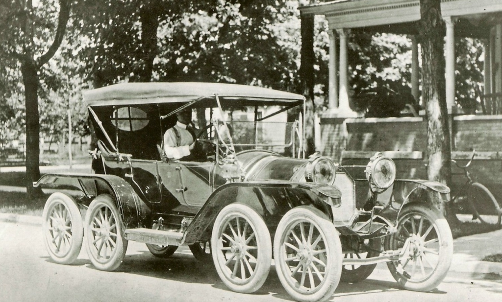 7. Reeves-Overland Octoauto