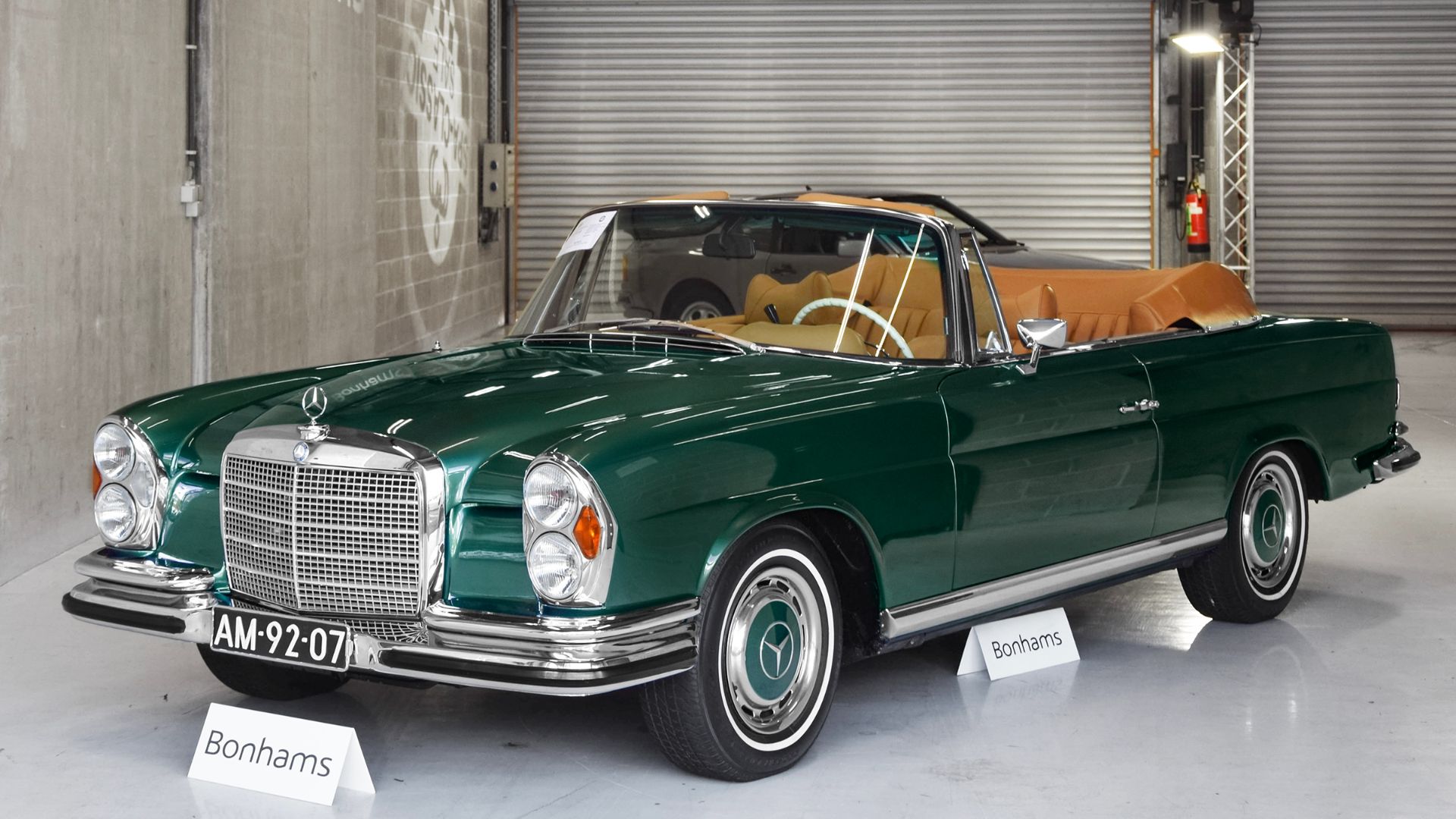 19. Mercedes-Benz 280SE Cabriolet