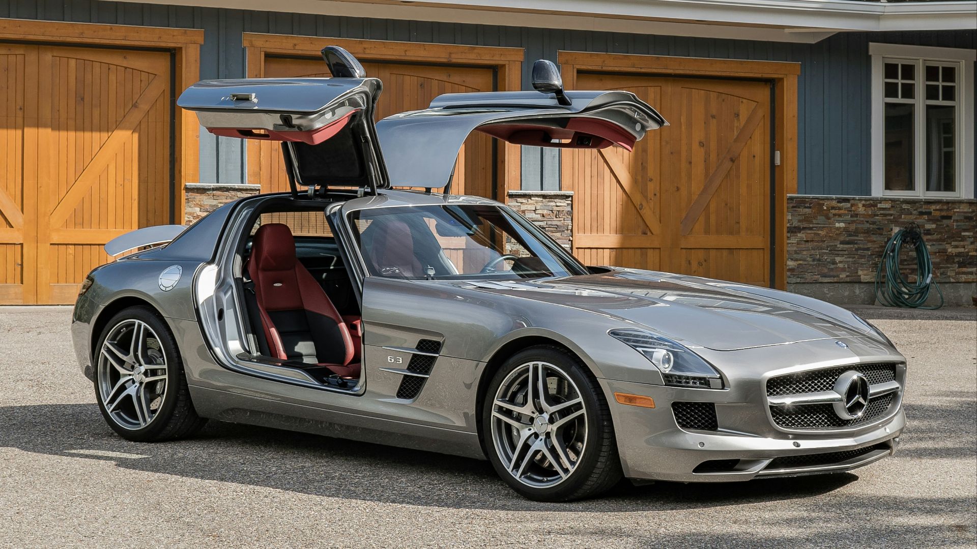 20. La Mercedes-Benz SLS AMG