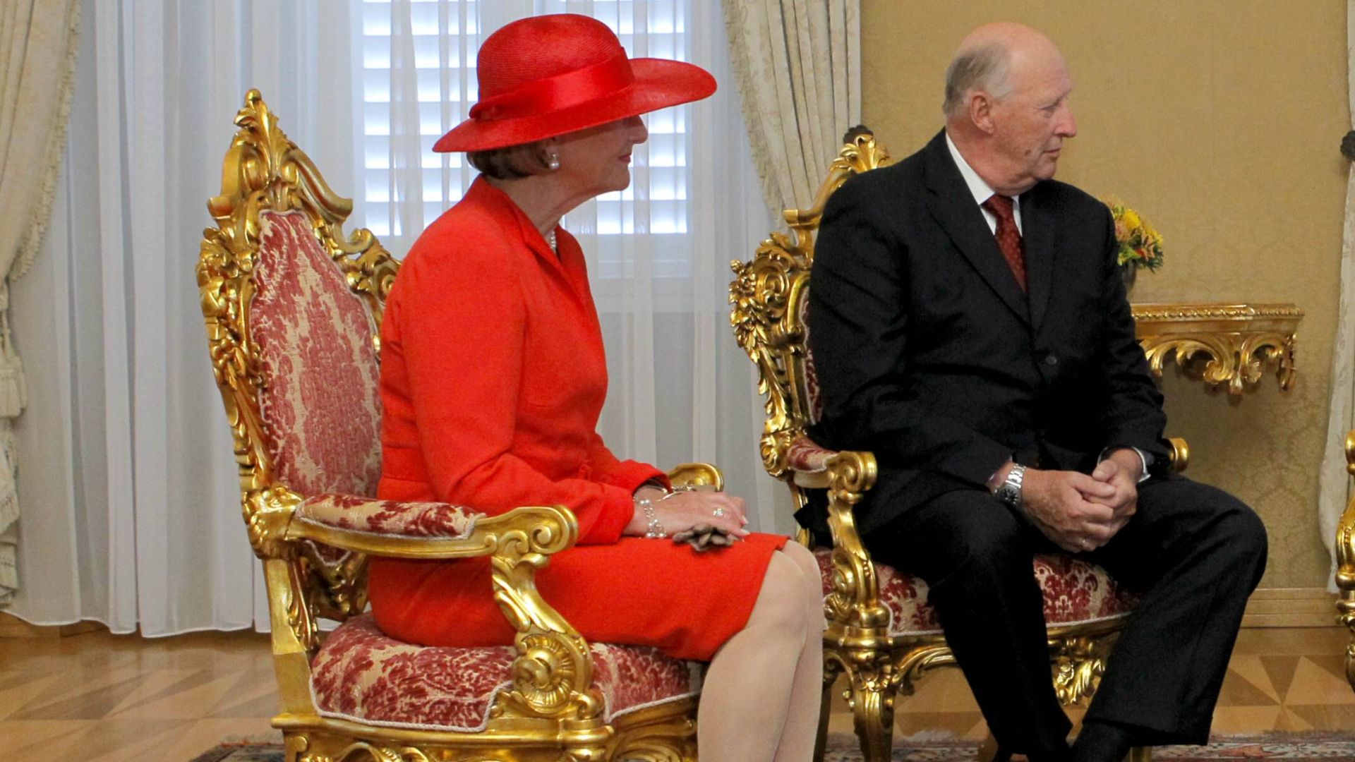 10. Le roi Harald V et Sonja Haraldsen