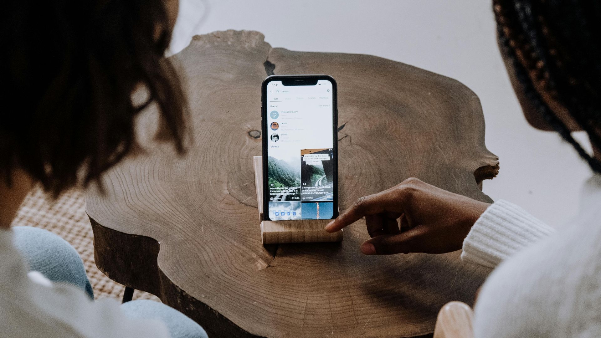 5. Vous connaissez pratiquement toutes les tendances virales et tous les mèmes