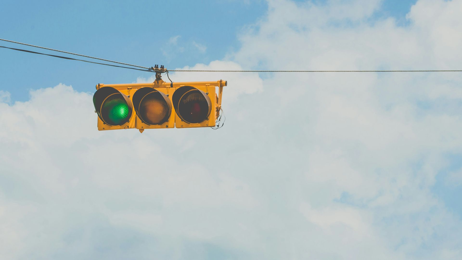 4. Pourquoi ralentissez-vous sur un feu vert ?