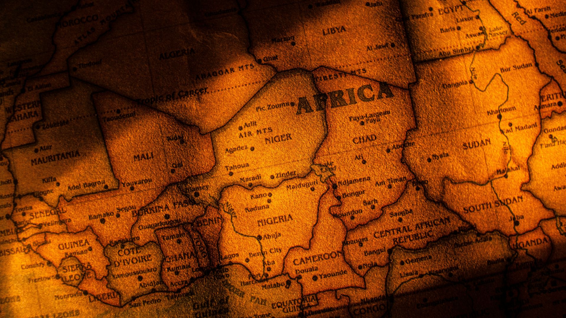 6. Frontières droites à travers les continents