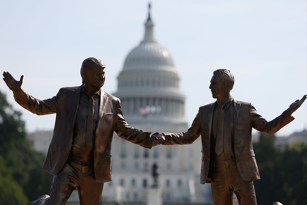 Les statues de Trump et Epstein disparaissent à Washington