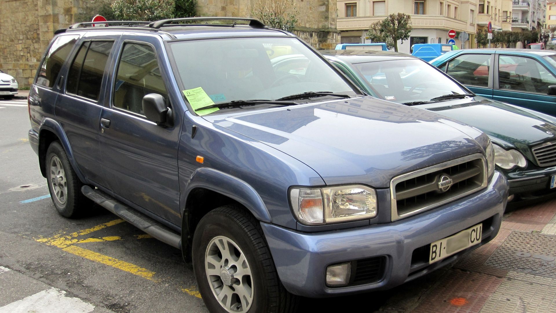 6. Nissan Pathfinder (1996-2004)