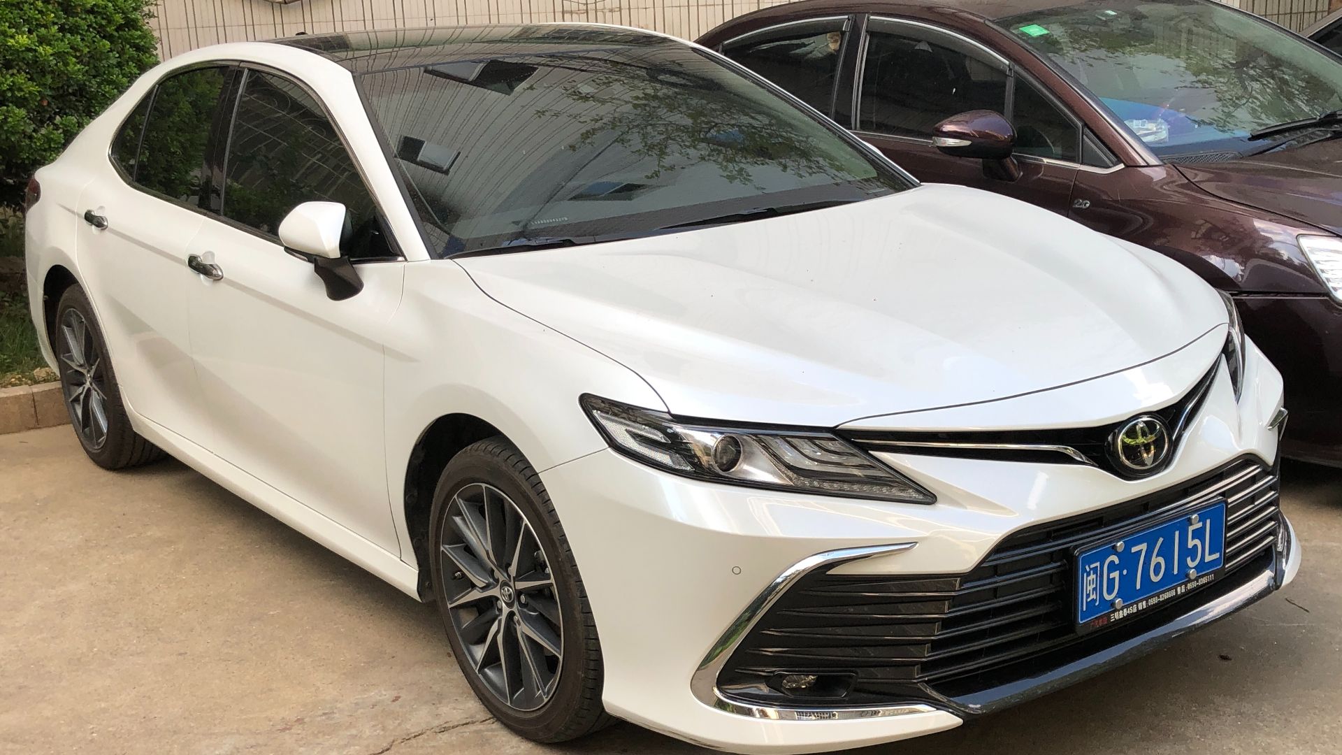 1. Toyota Camry (2011+)