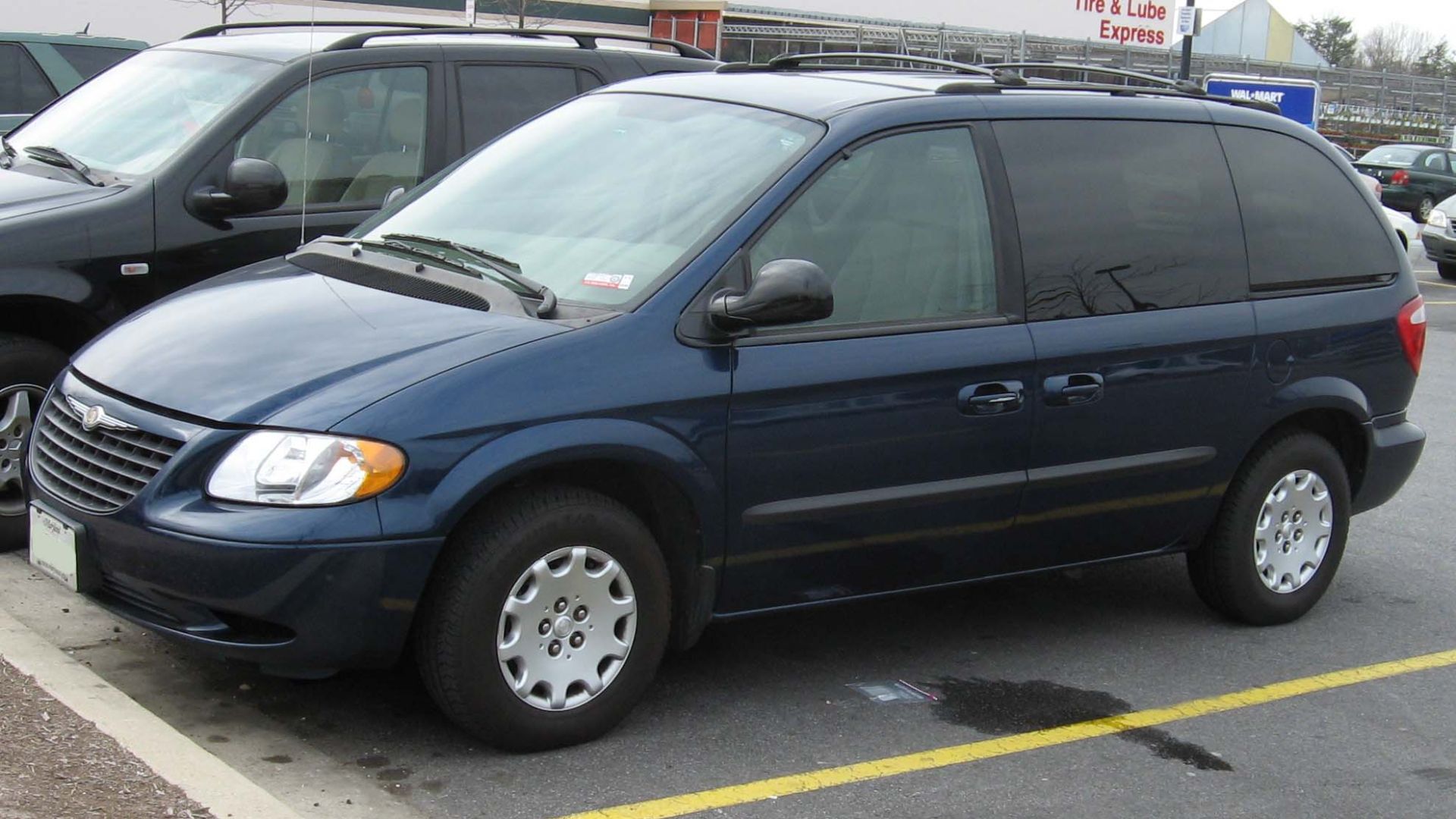 9. Chrysler Voyager LX (2003)