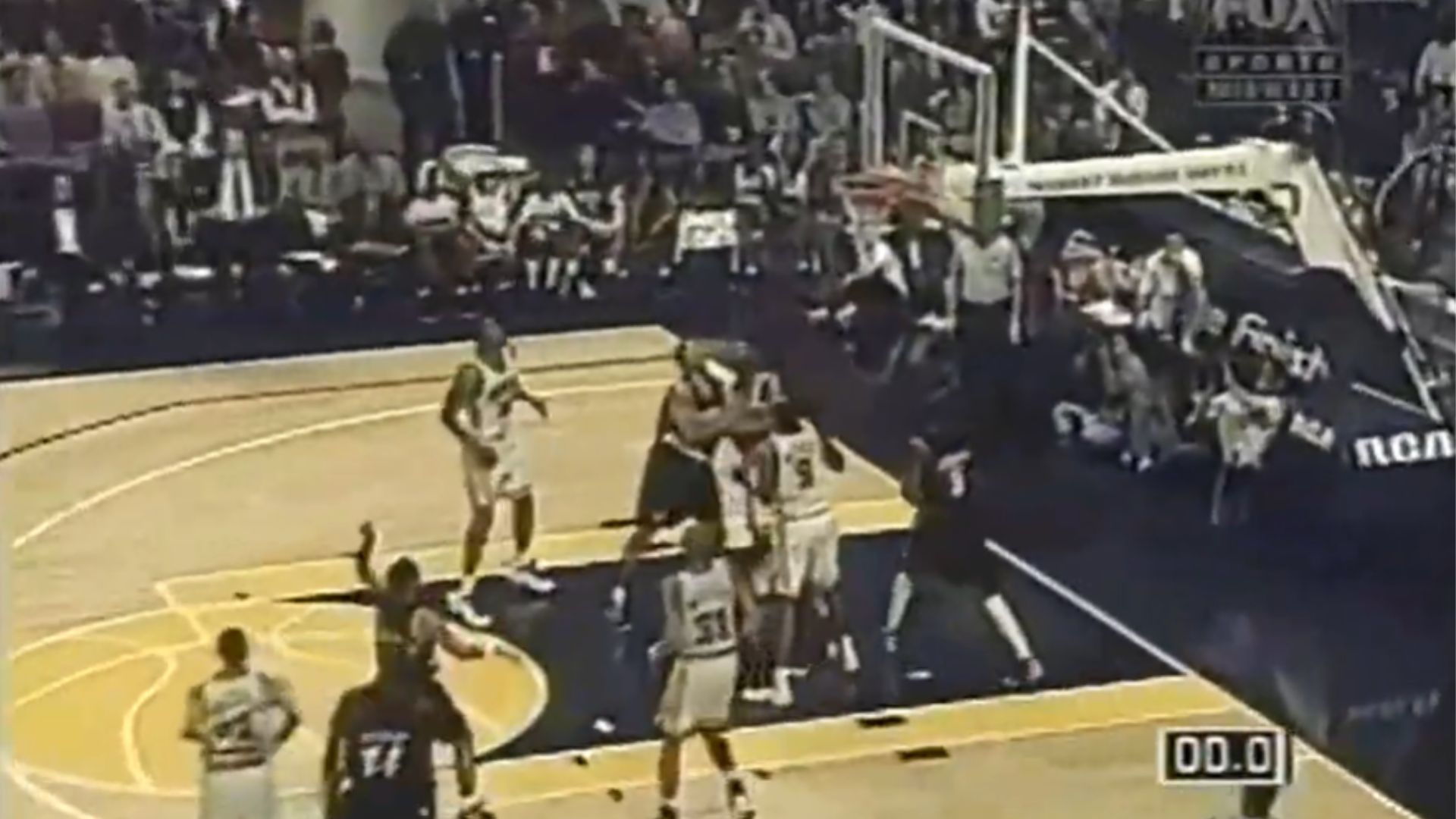 5. Indiana Pacers Vs. Portland Trail Blazers (Saison régulière 1998 de la NBA)