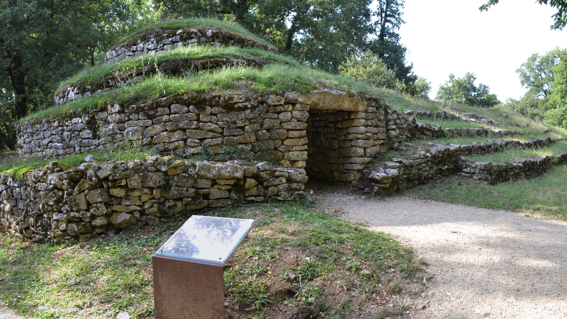 7. Tumulus de Bougon, France