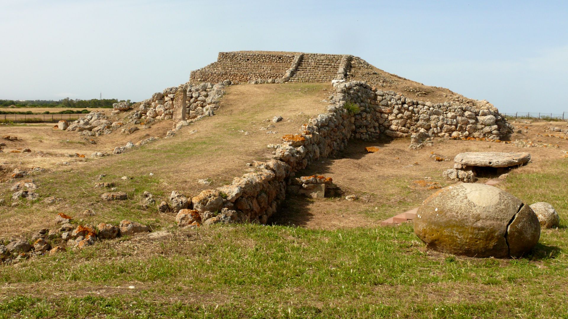 10. Monte D'Accoddi, Italie