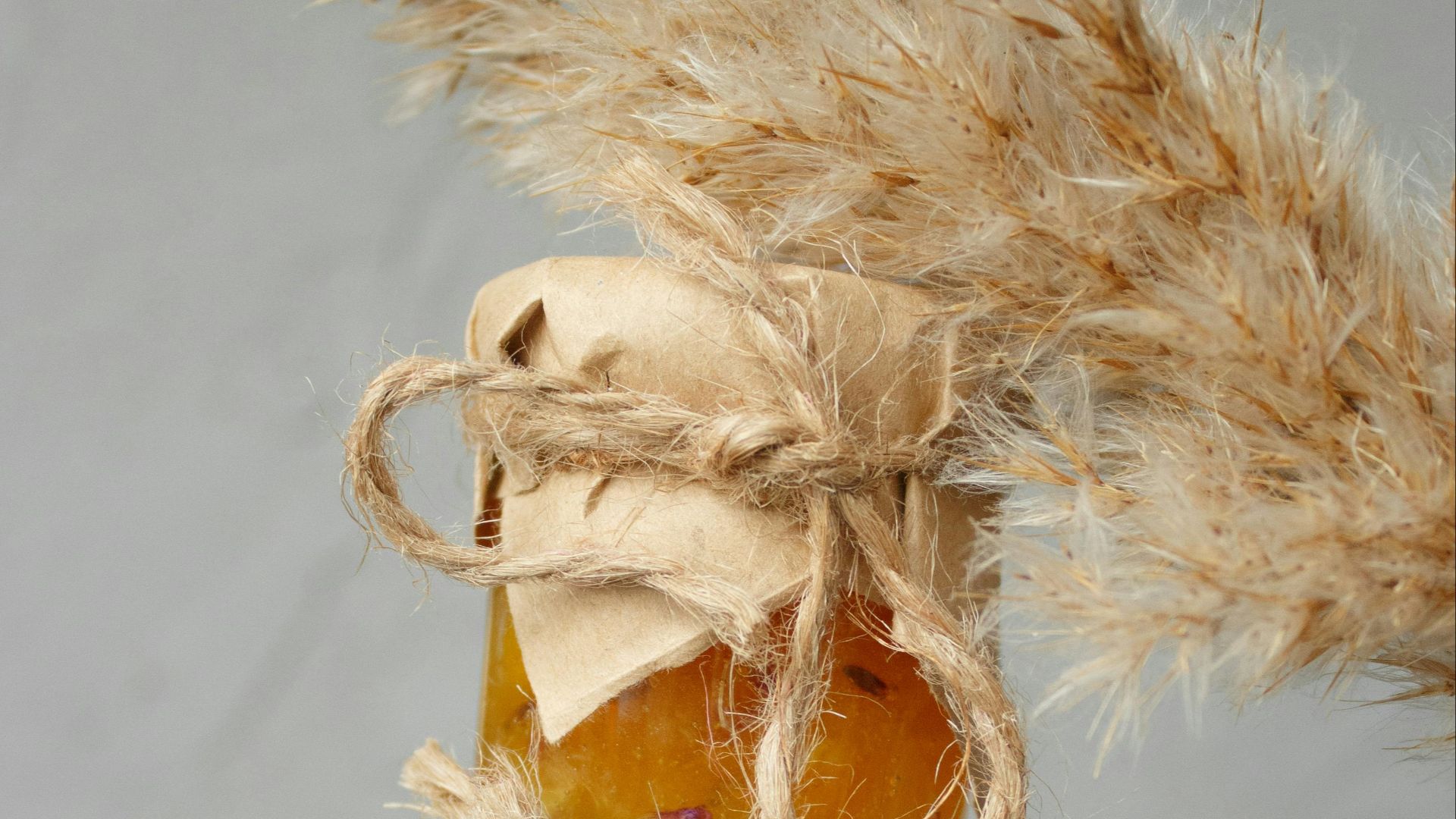 16. Bocaux enveloppés de dentelle