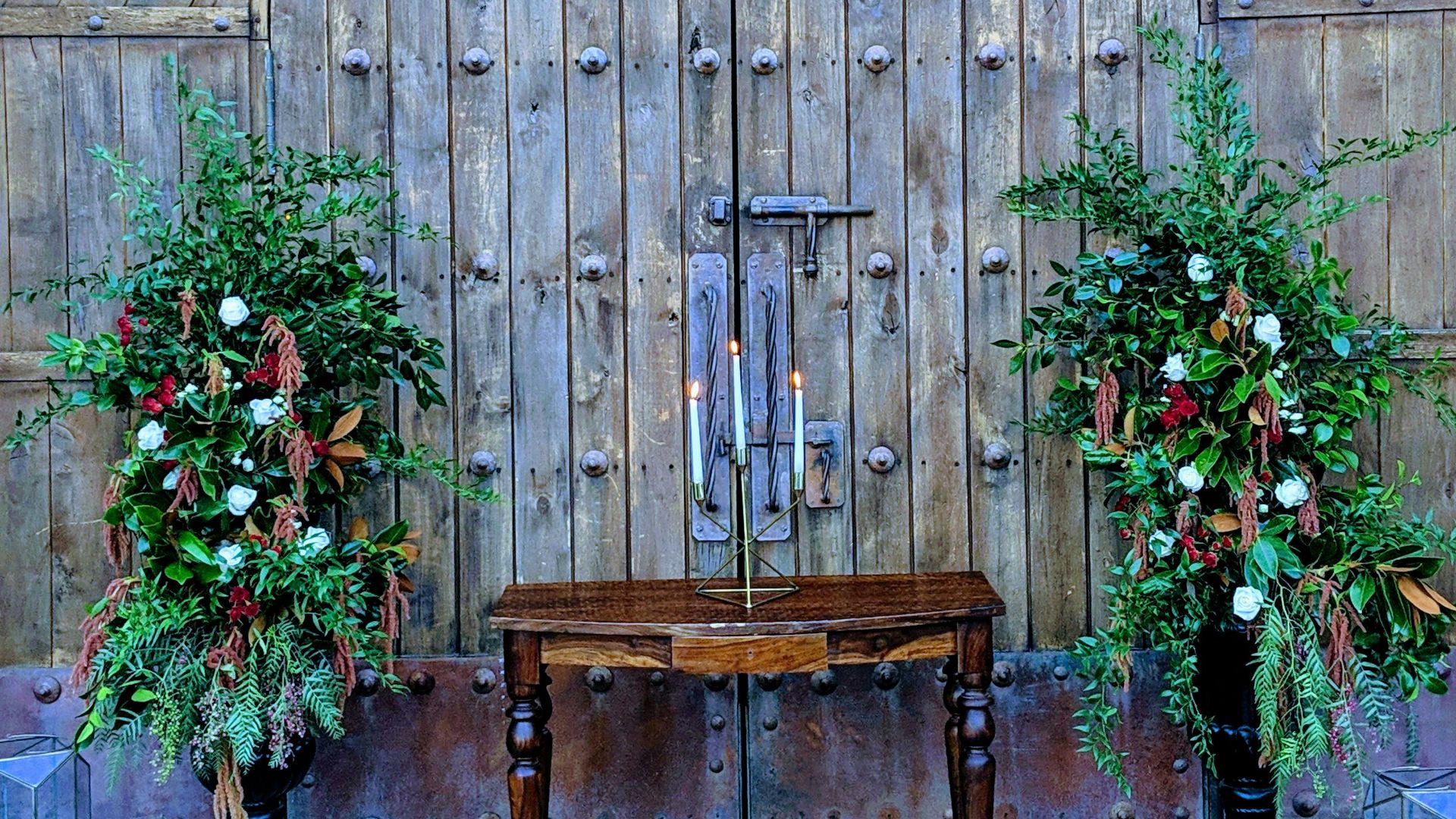 19. Toile de fond de cadre de porte ou de fenêtre réutilisé