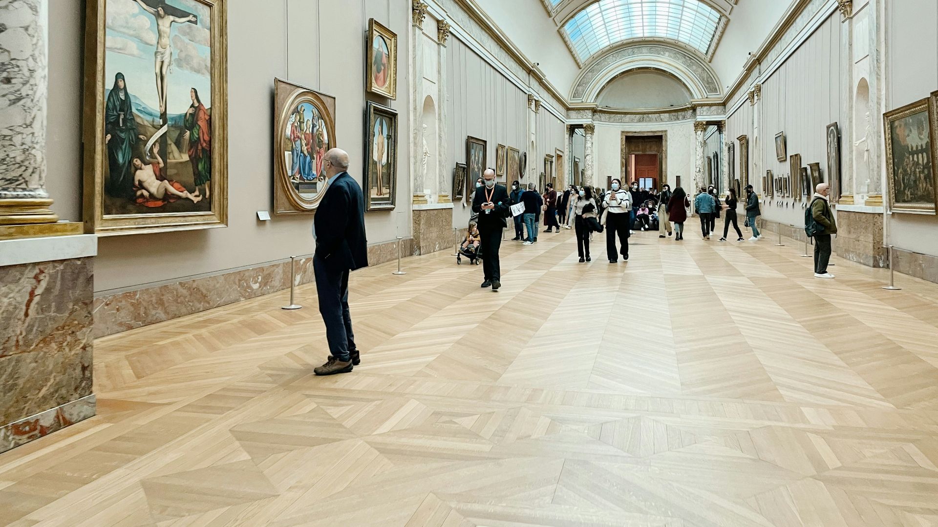 2. La main momifiée d'un saint