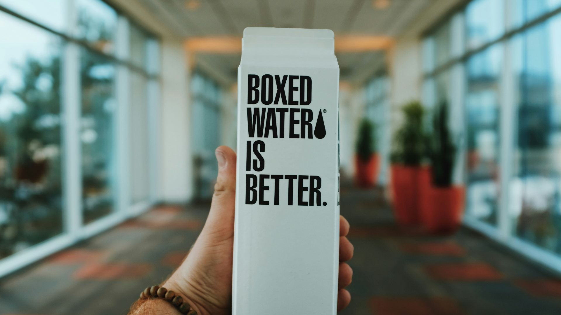 10. L'eau en boîte, c'est mieux
