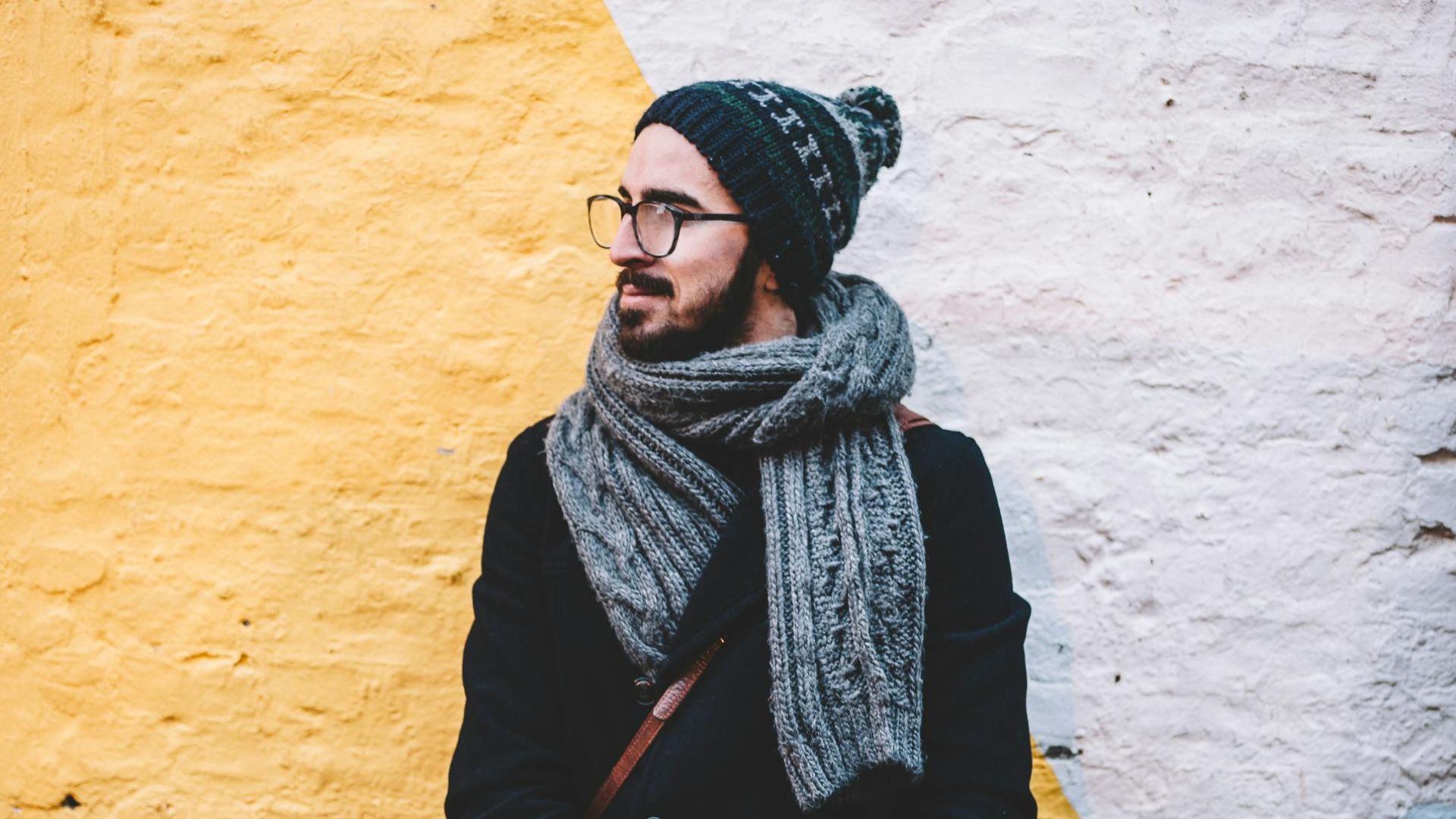 2. Accessoirisez avec des écharpes, des ceintures ou des bijoux que vous possédez