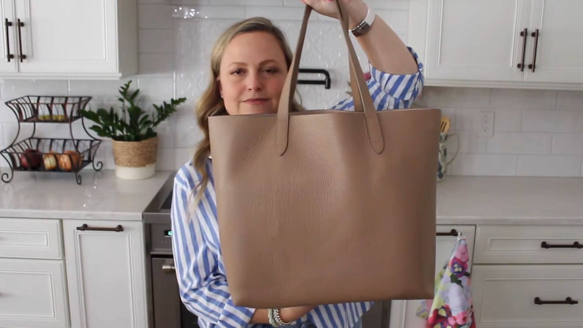 6. Fourre-tout structuré classique Cuyana