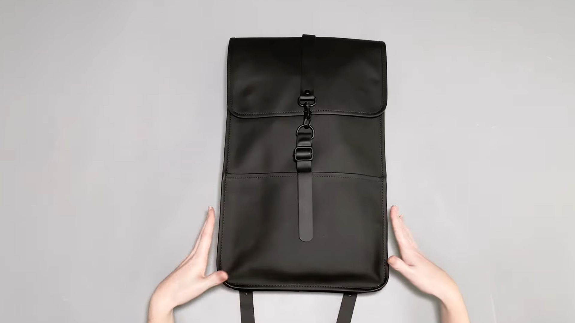 20. Sacoche imperméable pour ordinateur portable de Rains