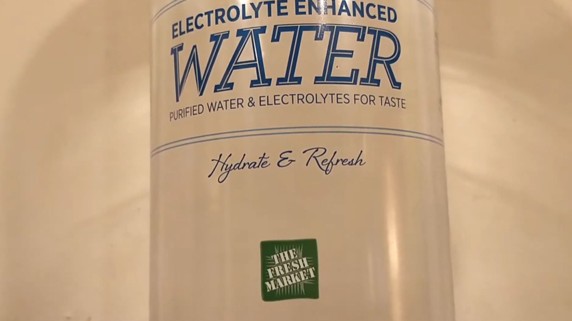 16. Eau de source enrichie en électrolytes